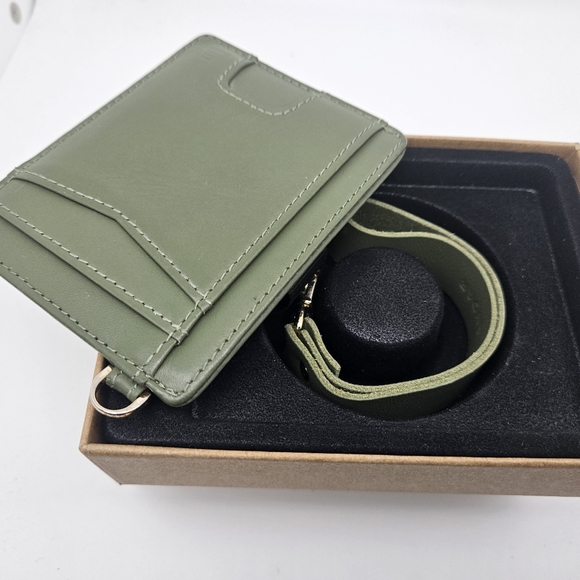 ANDAR Denner Wallet x DarylAnn Denner Olive Color - Picture 4 of 4
